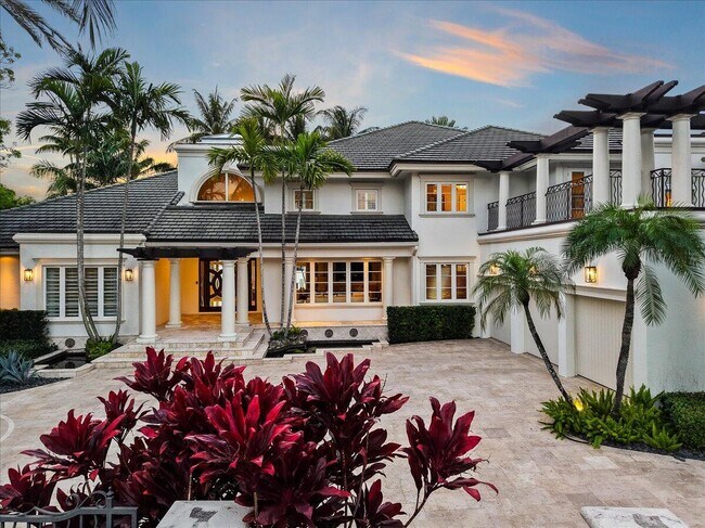 Building Photo - 1313 E Lake Dr