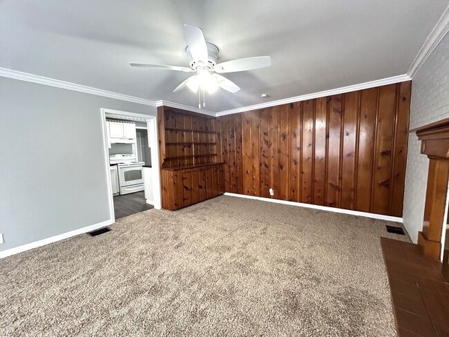 Building Photo - 2941 S 10th St