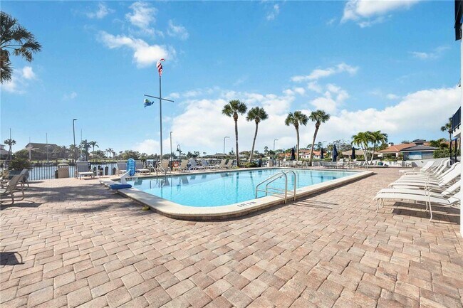 Building Photo - 456 Yacht Harbor Dr