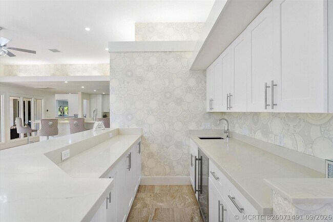 Building Photo - 18 Nurmi Dr