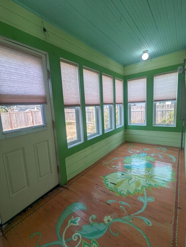 Building Photo - Charming 3-Bedroom Bremerton Home