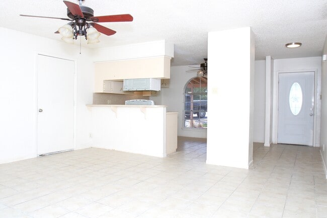 Building Photo - 1131 Gifford Rd