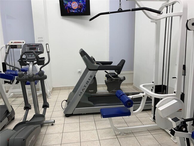 Building Photo - 6039 Collins Ave