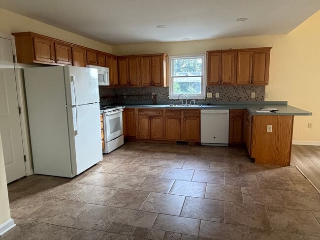 Building Photo - Single Story home in Overbrook Shores