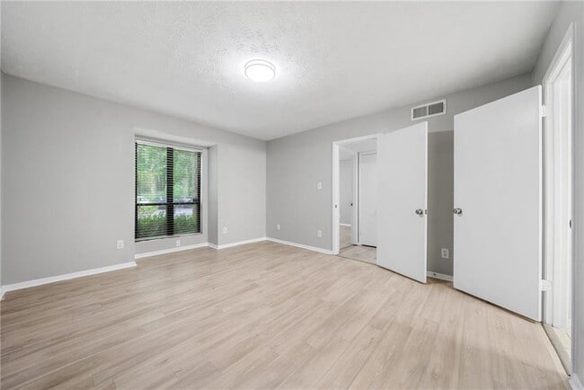 Building Photo - 113 Tuxworth Cir