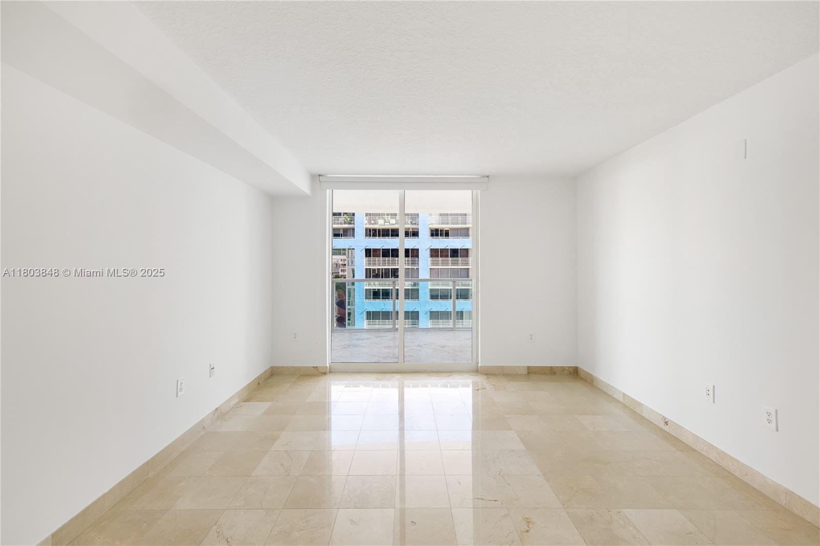 Building Photo - 2101 Brickell Ave