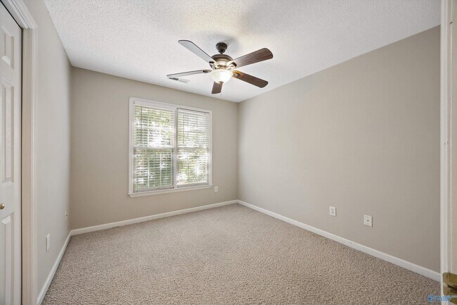 Building Photo - 115 Medicine Bend Ct