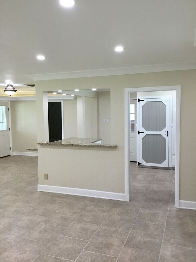 Building Photo - GORGEOUS 4/3 BROADMOOR HOME-UPDATED-MUST SEE