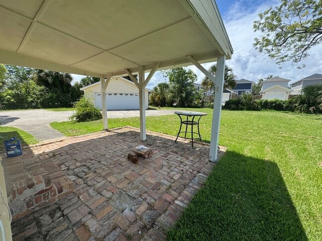 Building Photo - Downtown - Pensacola - 3 bedroom, 2 bathroom