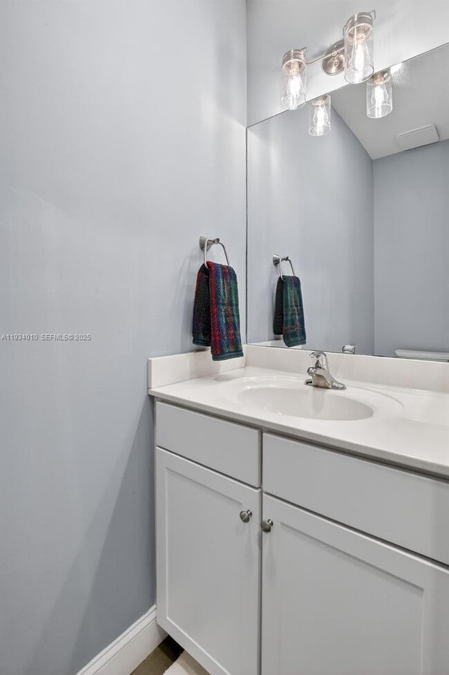 Building Photo - 12140 Village Pl