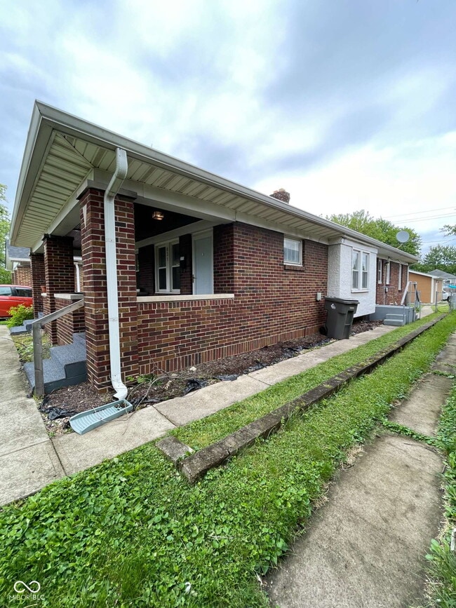Building Photo - 831 N Emerson Ave