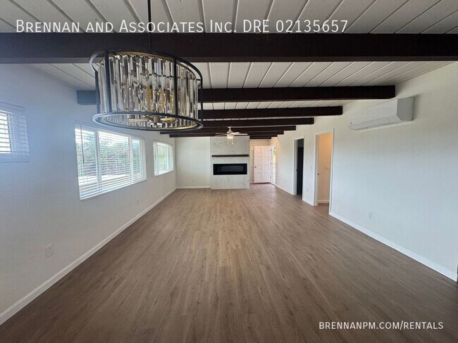 Building Photo - 330 Lento Ln