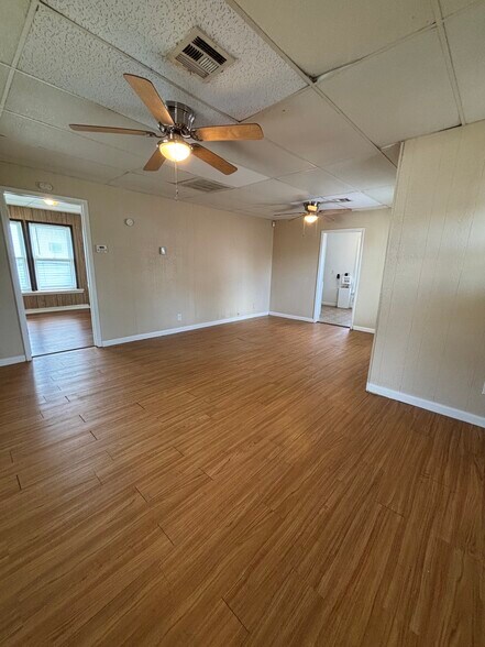 Building Photo - 3932 E Admiral Ct