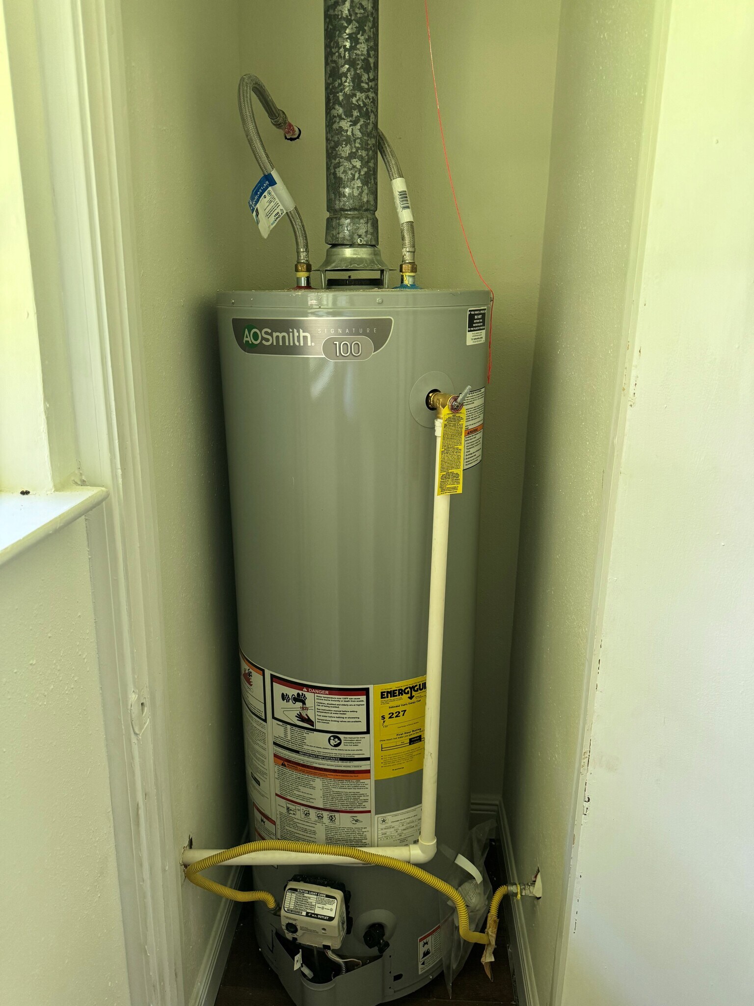 Hot water heater - 14747 S Harrells Ferry Rd