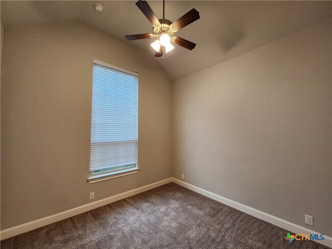 Building Photo - 1113 Carriage Loop