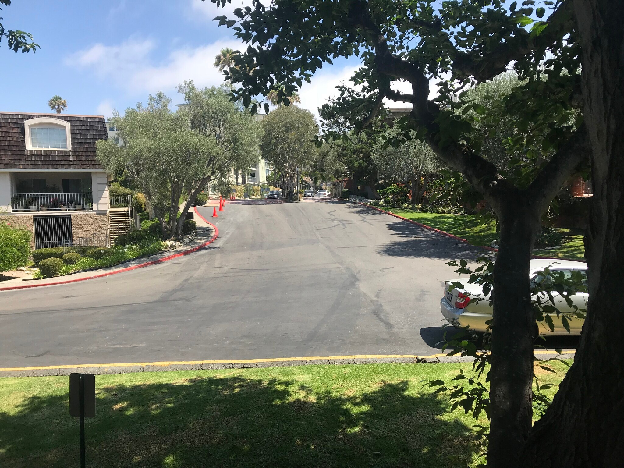 Building Photo - 6542 Ocean Crest Dr