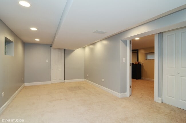 Building Photo - 5225 N Neenah Ave