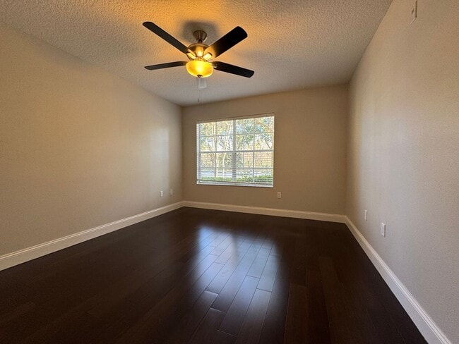 Building Photo - Oviedo 2/2 Condo with Tile & LVP Flooring, Updated Baths, New Paint & Appliances!