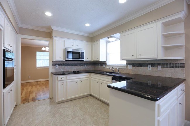 Building Photo - 5914 Arboles Dr