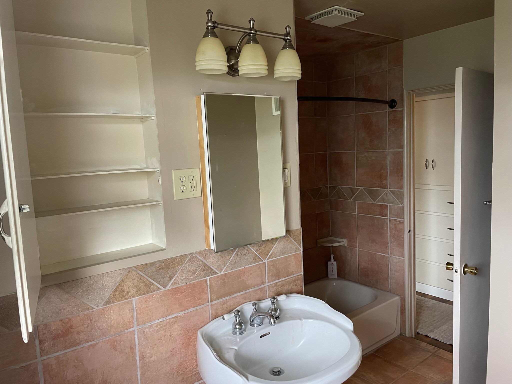 Bathroom # 1 - 413 Dearborn Ave