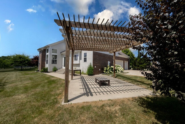 Building Photo - 8965 Snowberry Court