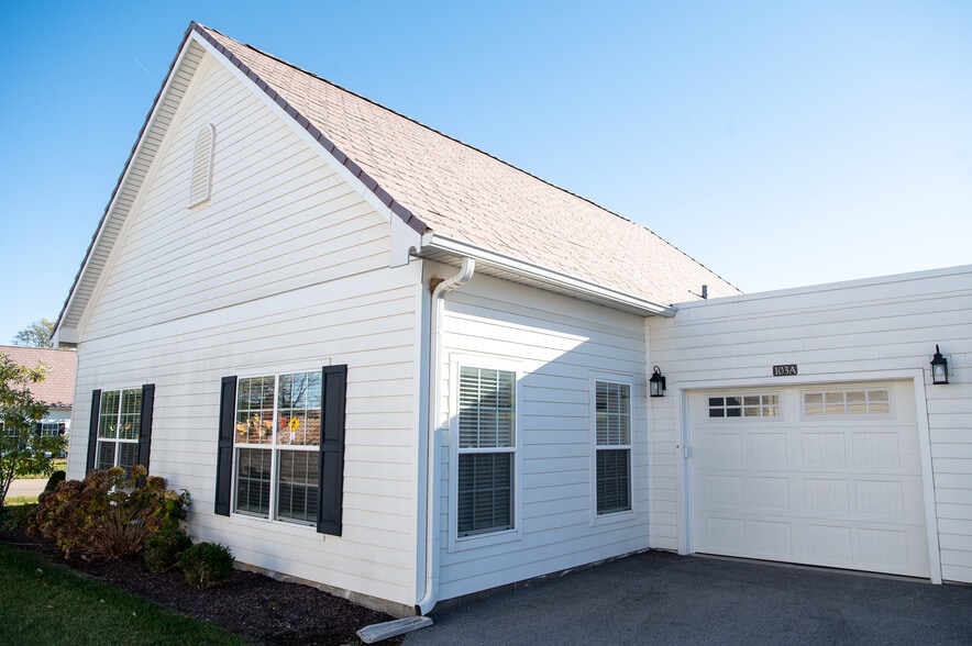 Cottage with attached garage - The Cottages at Ashton Grove