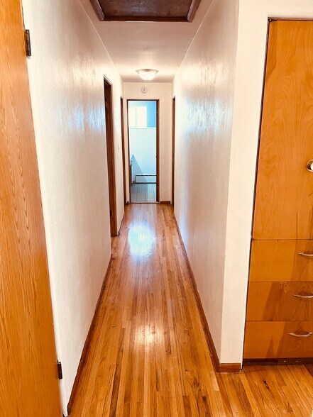 Building Photo - 2715 S 7th St