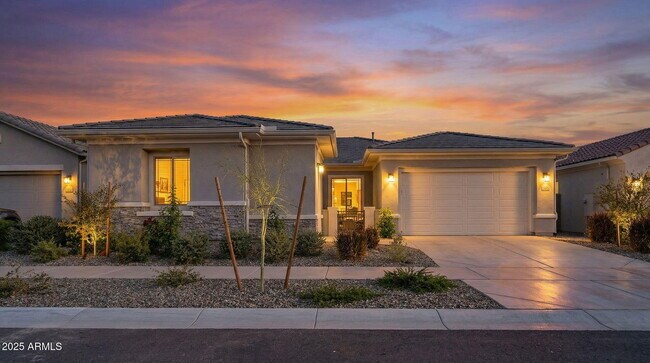 Primary Photo - 866 W Flatiron Trl