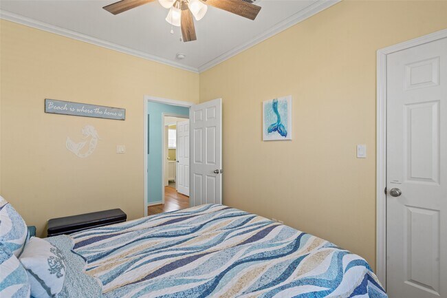 Building Photo - 3923 Reeves Dr