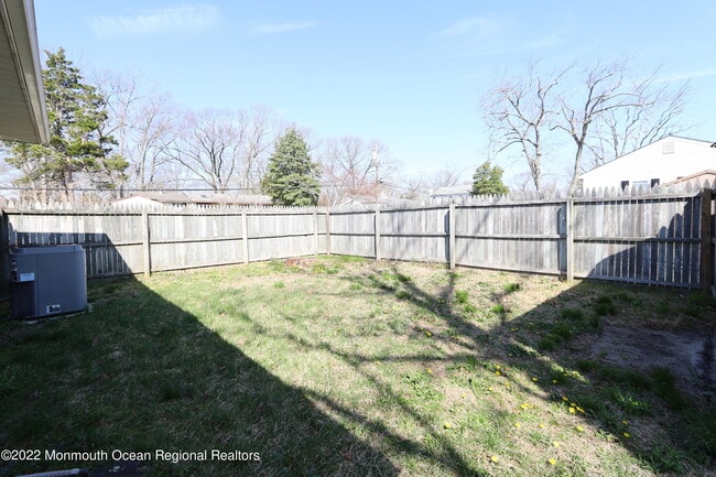 Building Photo - 585 Sica Ln