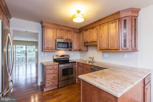 Building Photo - 50 Woodside Rd