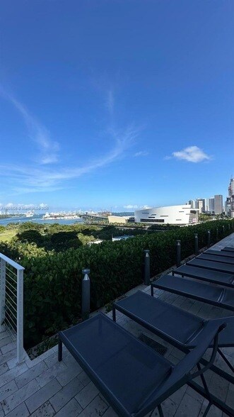 Building Photo - 1040 Biscayne Blvd