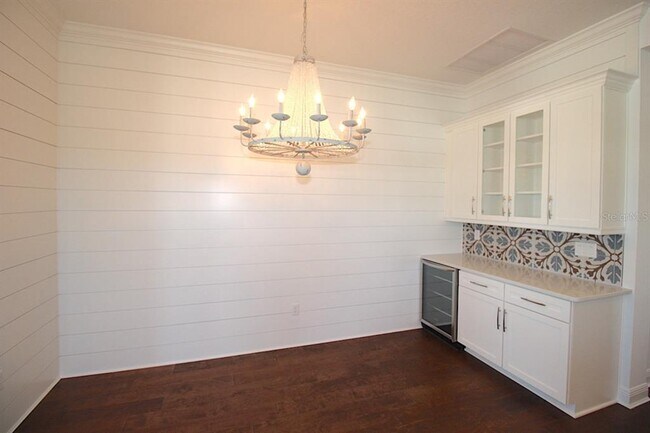 Building Photo - 20 Del Palma Dr