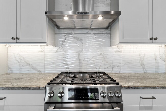 Building Photo - 9042 S La Pampa Way