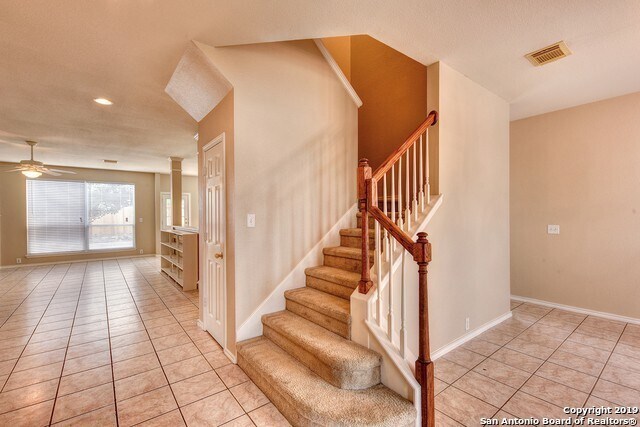 Building Photo - 5 Bedroom/3 Bath Village at Encino Park Su...