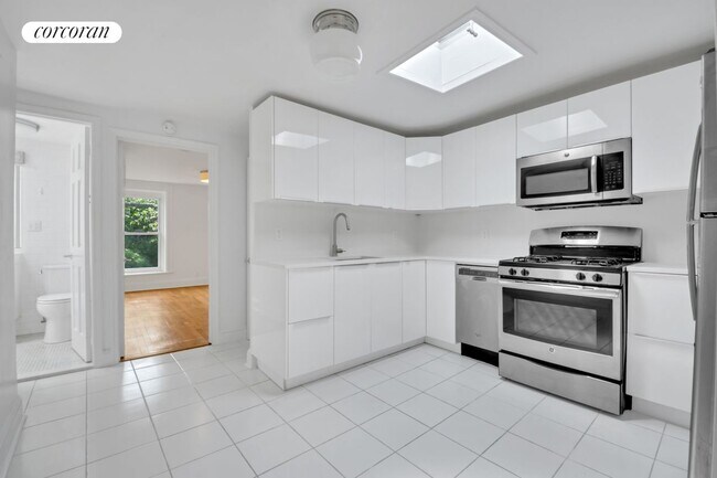 Building Photo - 278 Clifton Pl