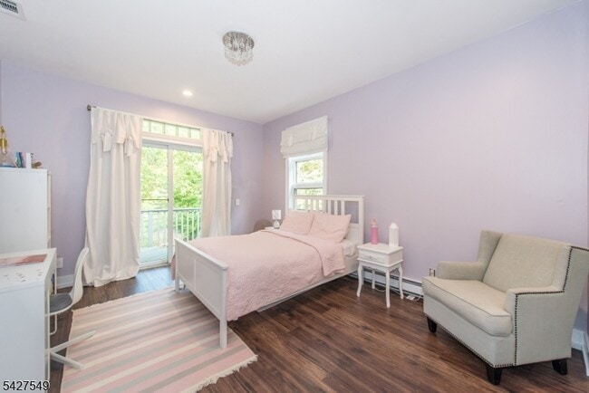 Building Photo - 4 Springwood Terrace