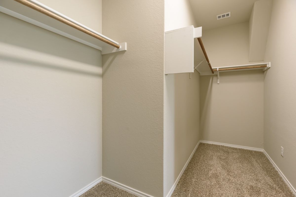 Building Photo - 1609 Ranch House