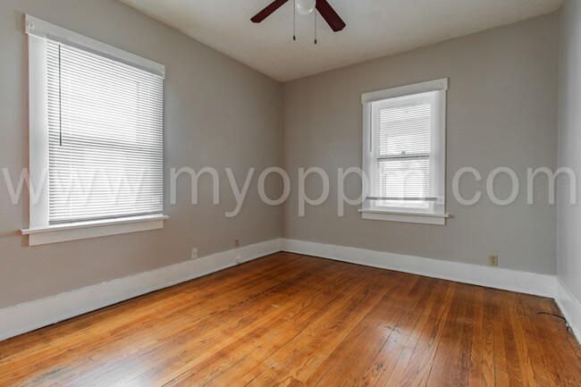 Building Photo - Charming 2 Bedroom Home | Miller Park