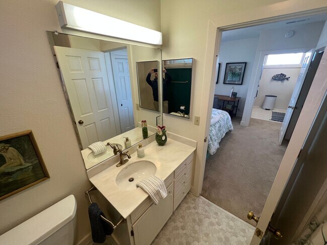 Building Photo - 189E - CS