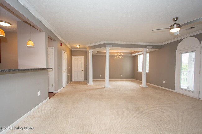 Building Photo - 2704 Bradford Commons Dr