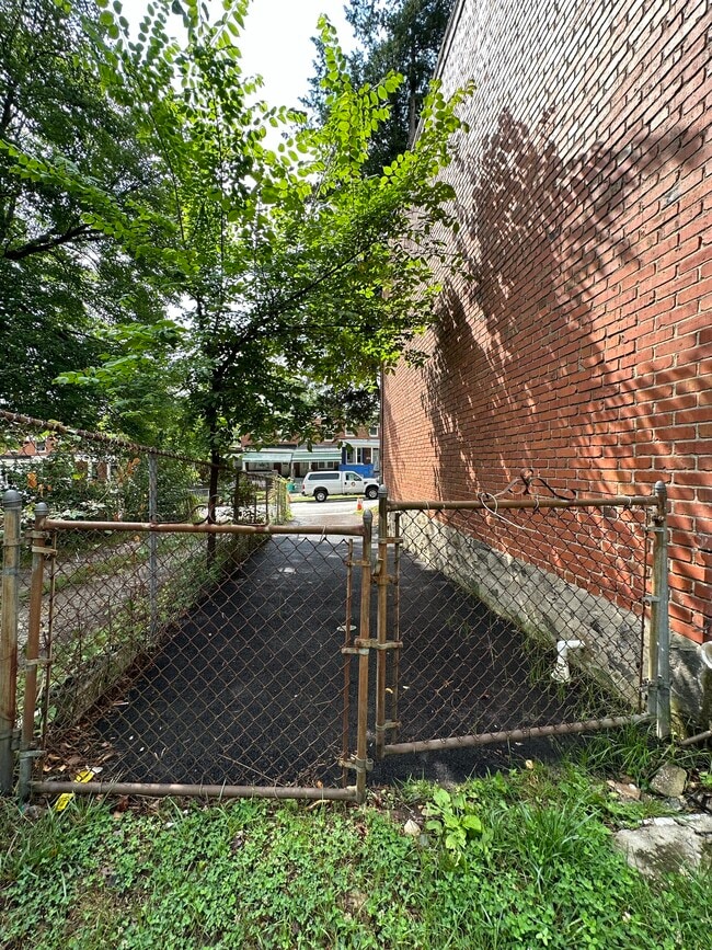 Building Photo - 56 S Monastery Ave