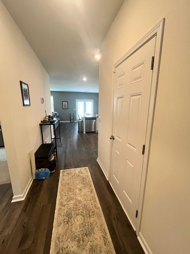 Building Photo - $600 Savings! Move Right In to Your Practi...