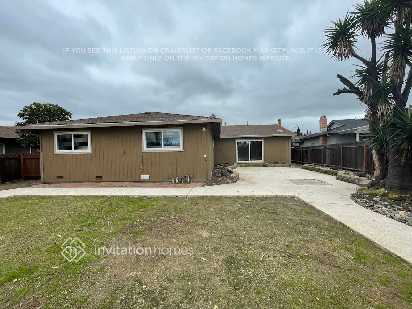 Building Photo - 3343 Hacienda Way