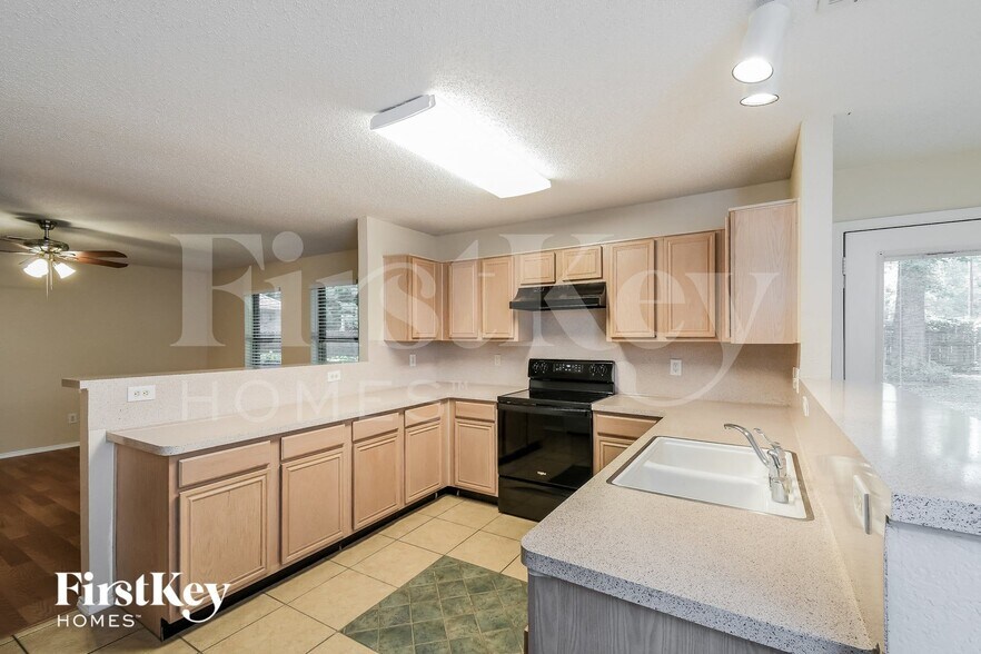 Building Photo - 905 Shady Brook Ln