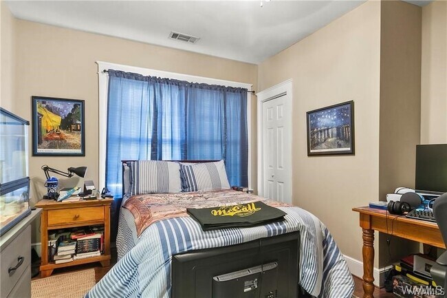 Building Photo - 2209 13th Street
