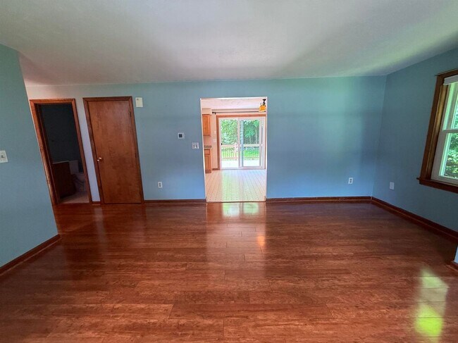 Building Photo - 158 Tina Dr