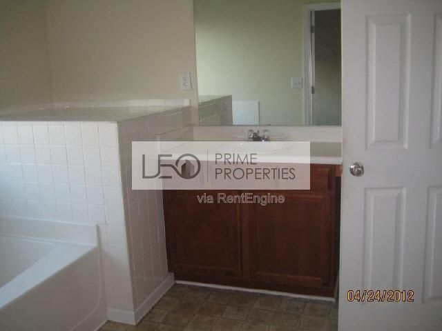 Building Photo - 3168 Meadow Point Dr