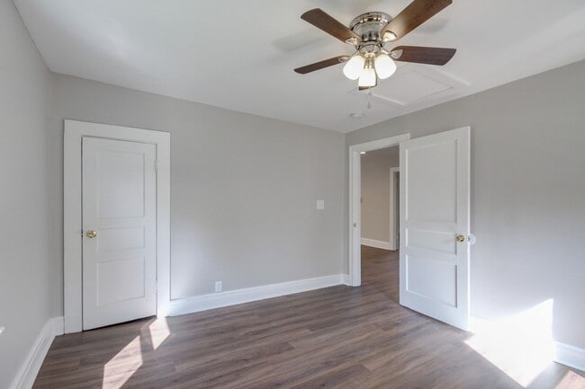 Building Photo - Charming Renovated Ranch Style Home With  Hardwood Flooring and White Cabinetry