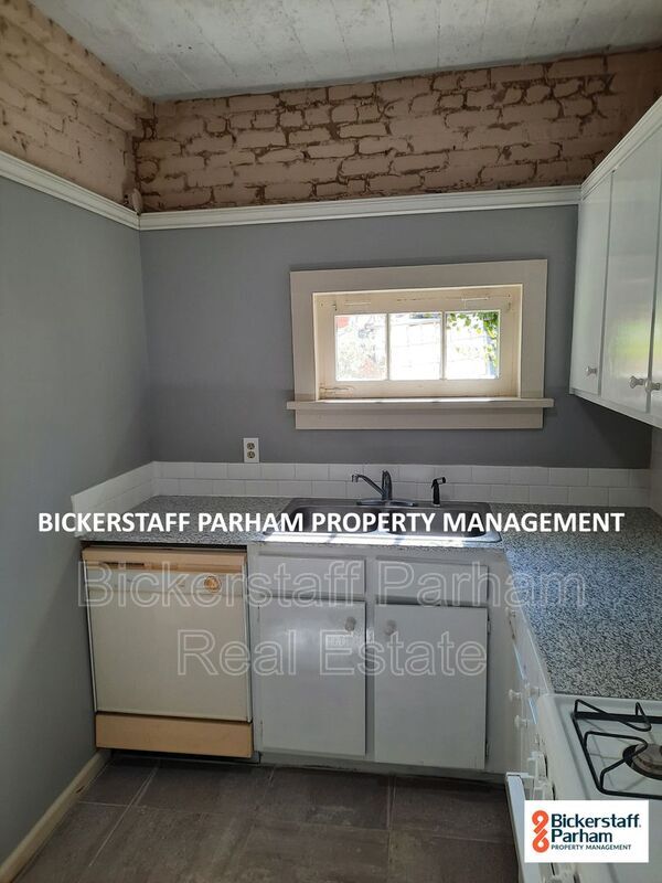 Building Photo - 1820 17th Ave